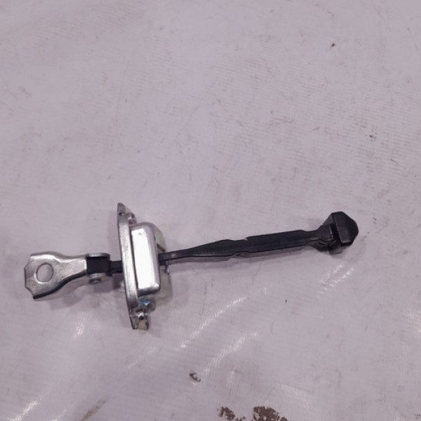 Limitador Porta Dianteira Esq Nissan Kicks 2016 A 2019 Pq124