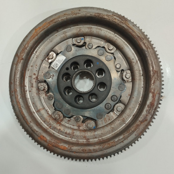 Volante Bimassa 8 Furos Jetta 2.0 Tsi 2011 12 13 14 2015 R21