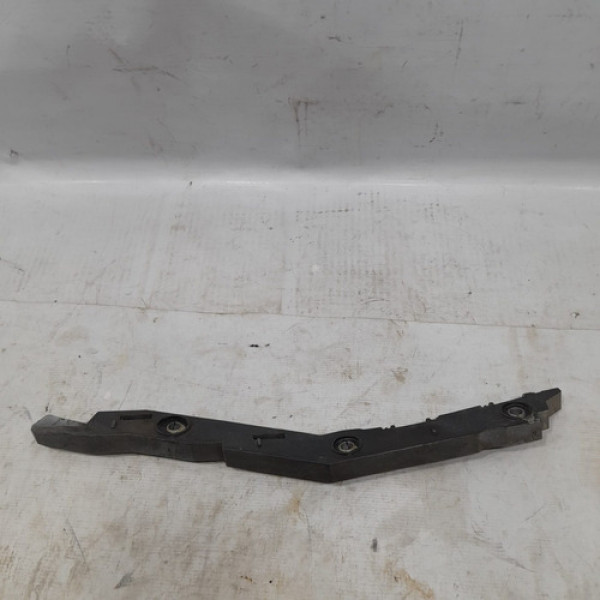 Guia Parachoque Traseiro Direito  C4 Picasso 2008 A 12  I195