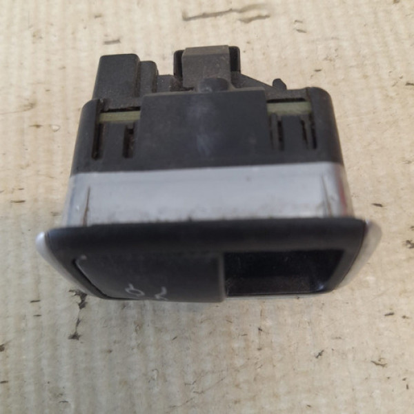 Botão Porta Mala Benz Cla 200 1.6 2014 A 2017 Yz45