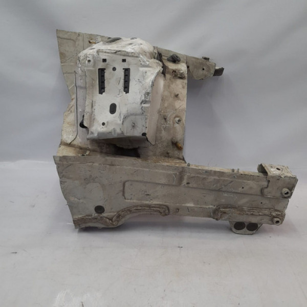 Longarina Caixa Roda Esquerda Mercedes C200 2014  Mn204 