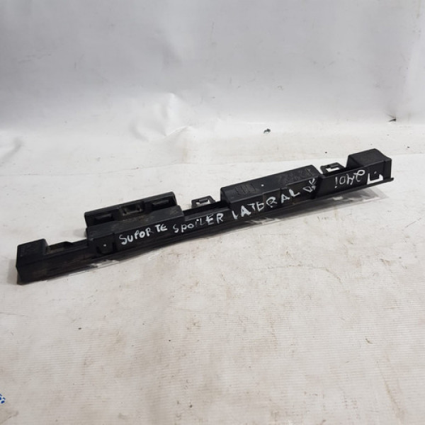 Guia Spoiler Lateral Dianteiro Esquerdo  240i M2 2016  I250