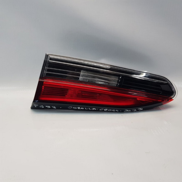 Lanterna Tampa Direita Toyota Corolla Cross 2022 2023 Fg93