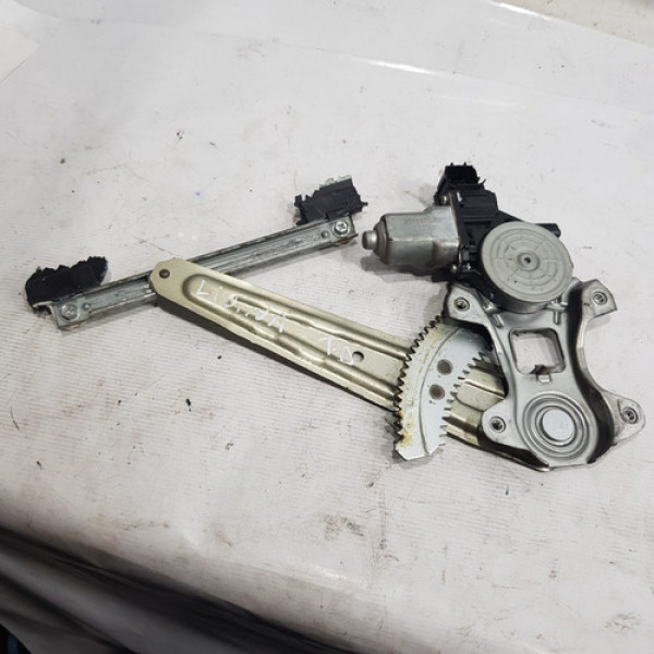 Máquina De Vidro Porta Traseira Direita Livina 2010  C243