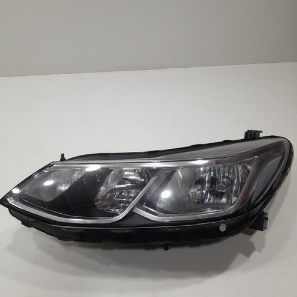 Farol L.e  Cruze 2017  O132