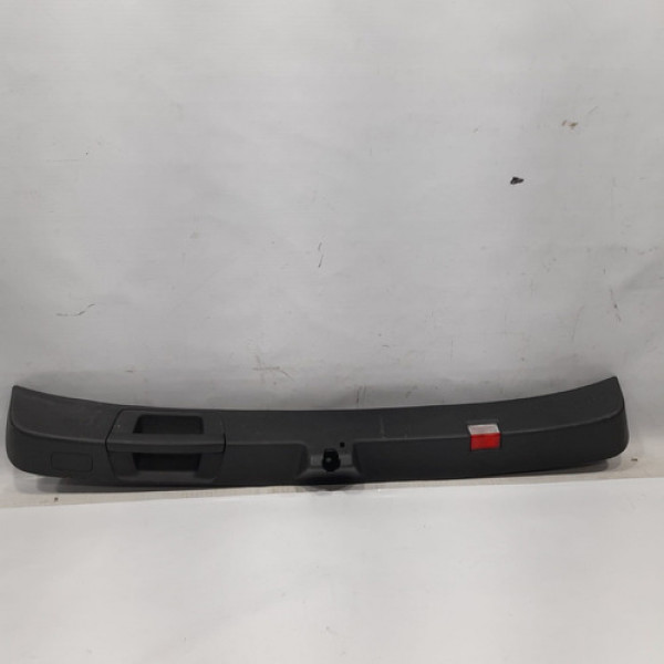 Acabamento Da Fechadura Do Porta Malas Gla 200 2018 Bc58