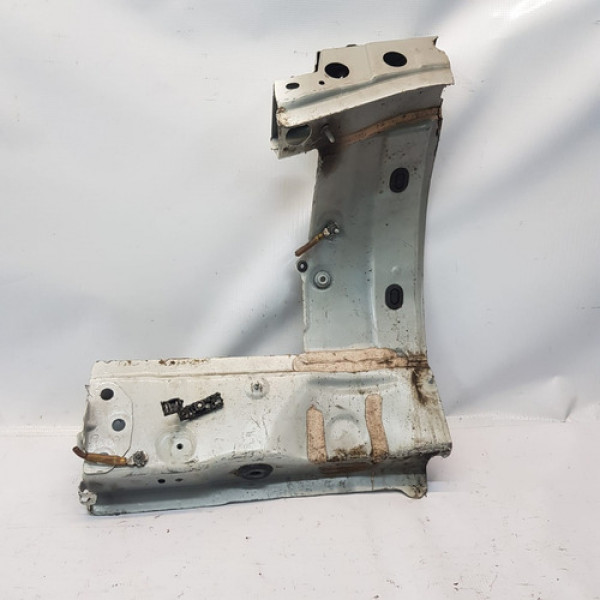 Longarina Caixa Roda Esquerda Mercedes Cla200 14 16 Mn215