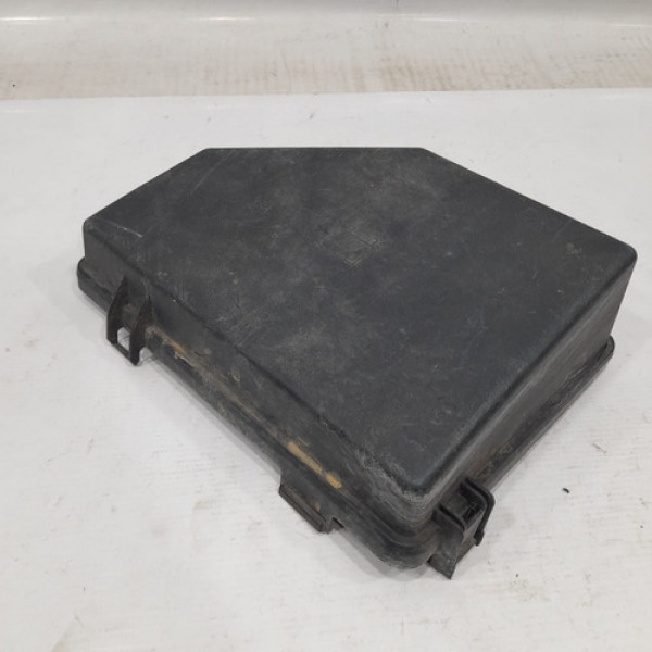 Tampa Caixa Fusíveis Detalhe Omega 2008  Qr276