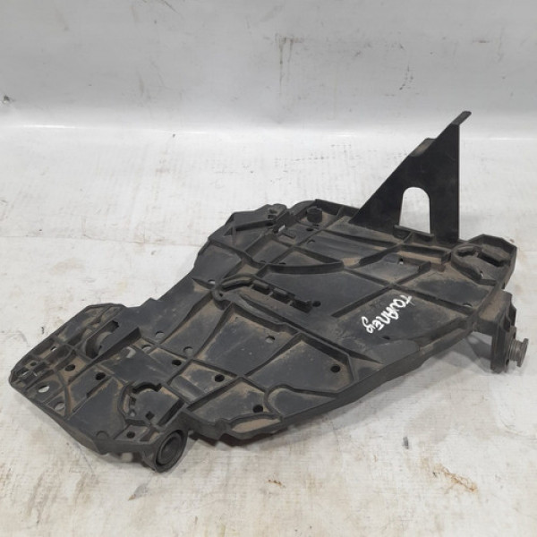 Guia Do Farol Lado Direito Touareg 2008 A 2010 I179