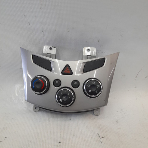 Comando Ar Condicionado Tracker 1.8 2014 A 2016 Q261