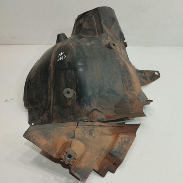 Protetor Parabarro Dianteiro Esquerdo C180 2012 2014 Ef587