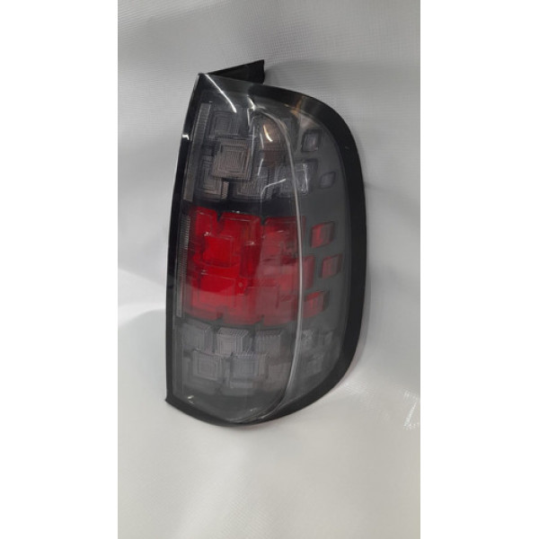 Lanterna Direita Fume Fiat Uno 2015 2016 2017 Fg238