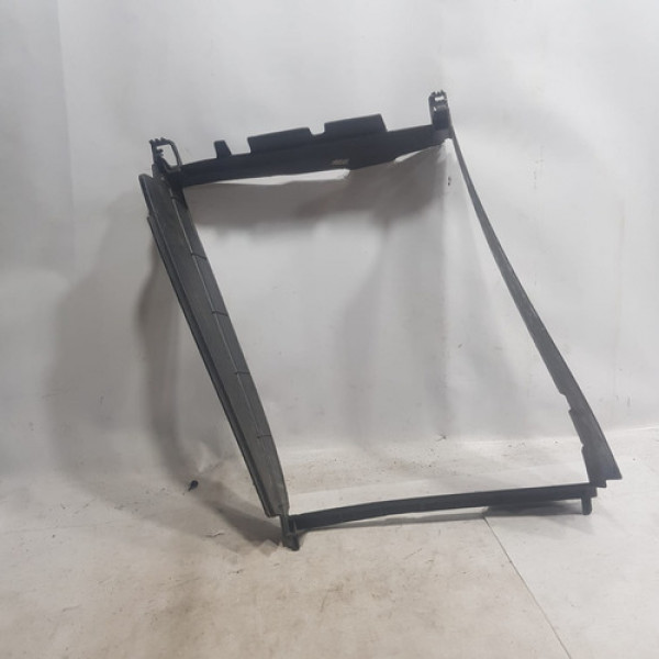 Quadro Defletor Do Radiador Captur 2019   Z82