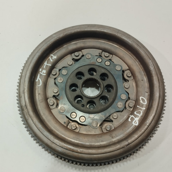 Volante Bimassa 8furos  Jetta 2.0 Tsi 2011 A 2015 R18