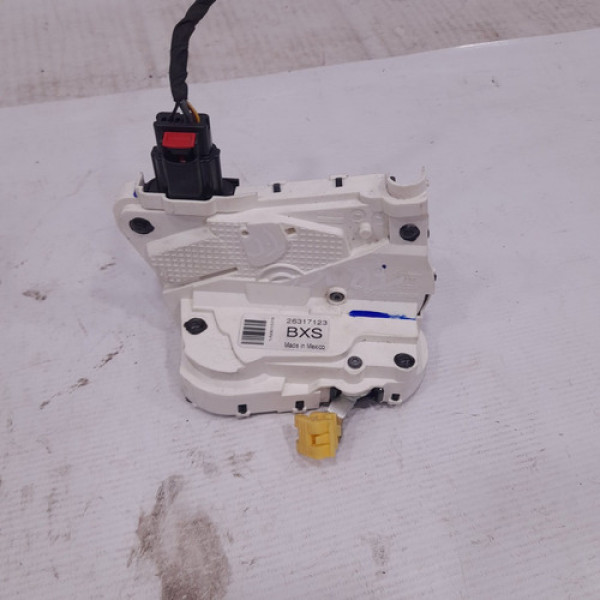 Fechadura Traseira Direita Tracker 2018  19 Bab609